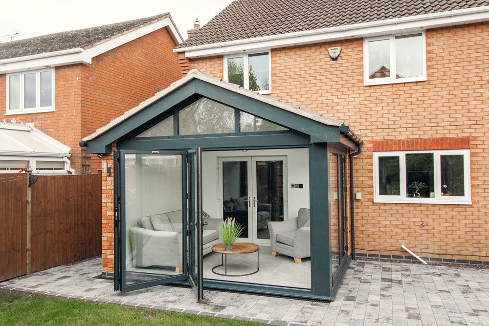garden room with glass sides